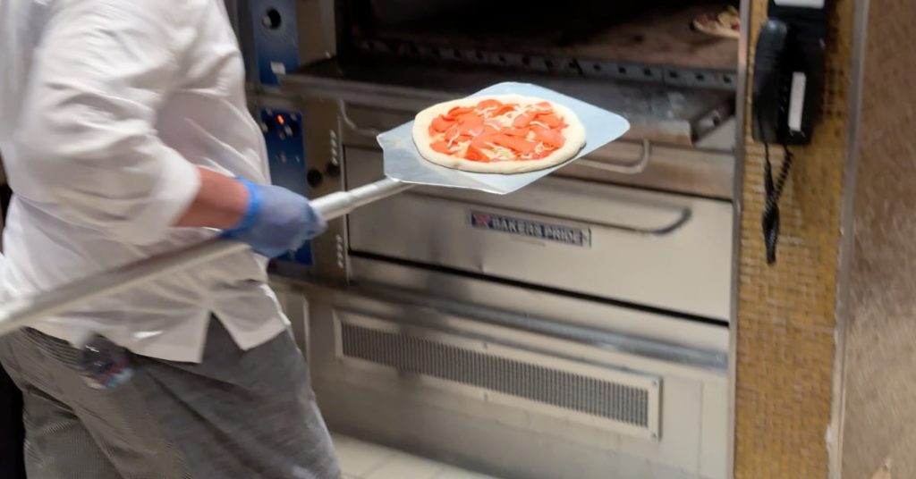 Discovery Princess Gigis Pizza