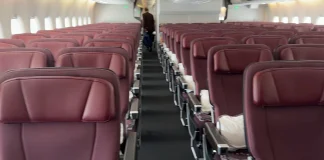 Qantas Sydney to Dallas Flight Review - aisle